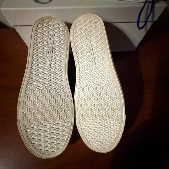 Authentic Burberry Red House Check Sneakers – Worn Once – Full Packaging - Picture 7 of 7